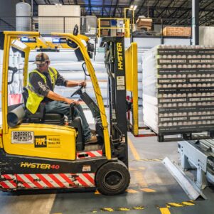 Addetto alla logistica di Magazzino con Patentino del Muletto